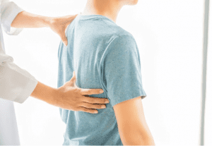 Fisioterapia na coluna traz vários benefícios | pessoa fazendo fisioterapia | Instituto Fisiologic